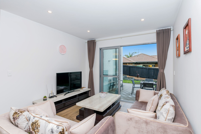 Others 5, Hero Holiday House, Waitakere