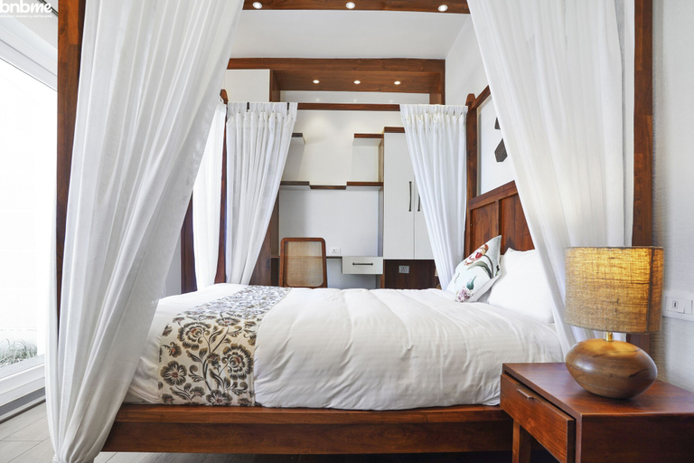Bedroom 2, 3B-Barefoot-01 by bnbmehomes, Dehradun