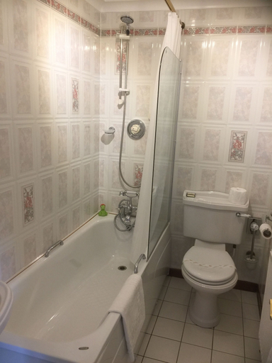Bathroom 4, Glenspean Lodge Hotel, Highland