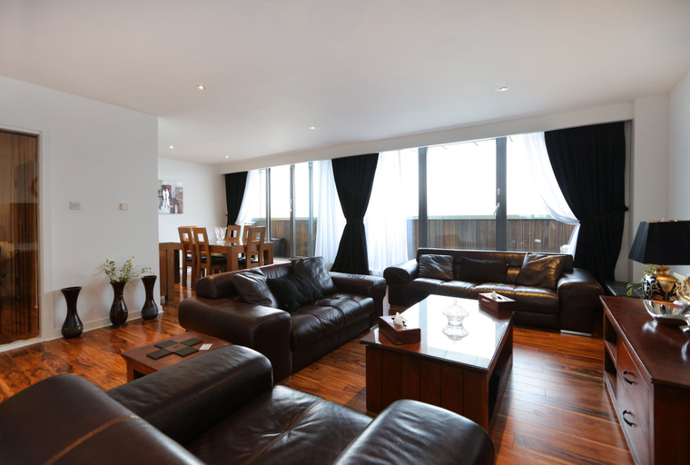 Others 4, Waterfront Penthouse, Edinburgh