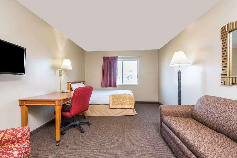Others 5, Bison Inn and Suites, Cass