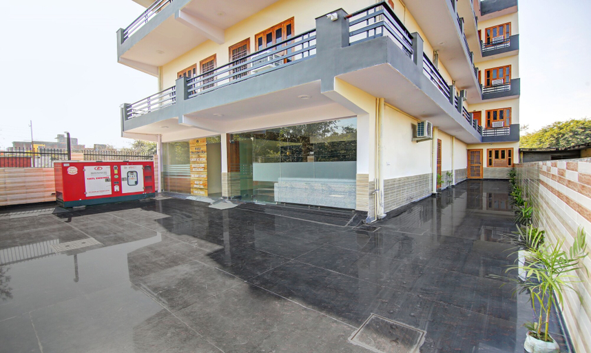 Exterior & Views 2, Treebo The Eden Roc, Gautam Buddha Nagar