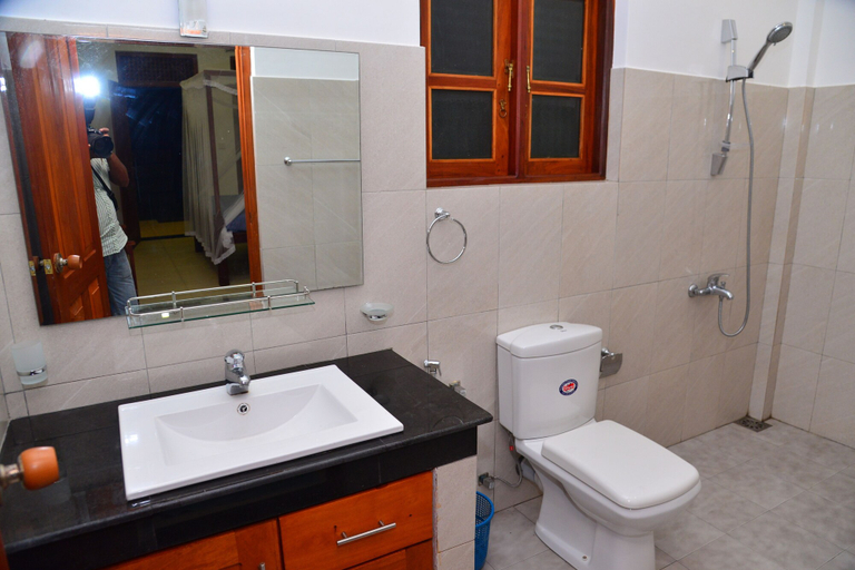 Bathroom 4, Villa wanderlust, Hikkaduwa