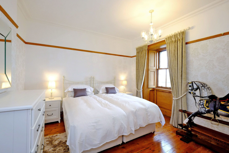Bedroom 2, Aberdeen Lighthouse Cottages, Aberdeen