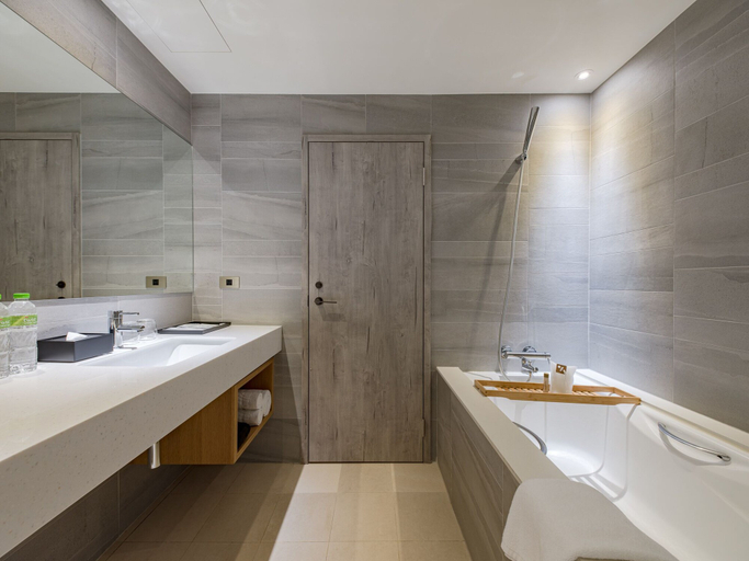 Bathroom 3, DAHU Park Hotel, Taipei City