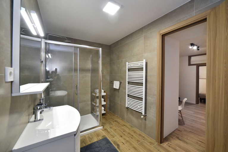 Bathroom 4, Hidden Backyard Apartments, Zagreb