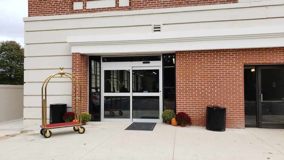 Exterior & Views 2, Inn at Blackstone, Nottoway