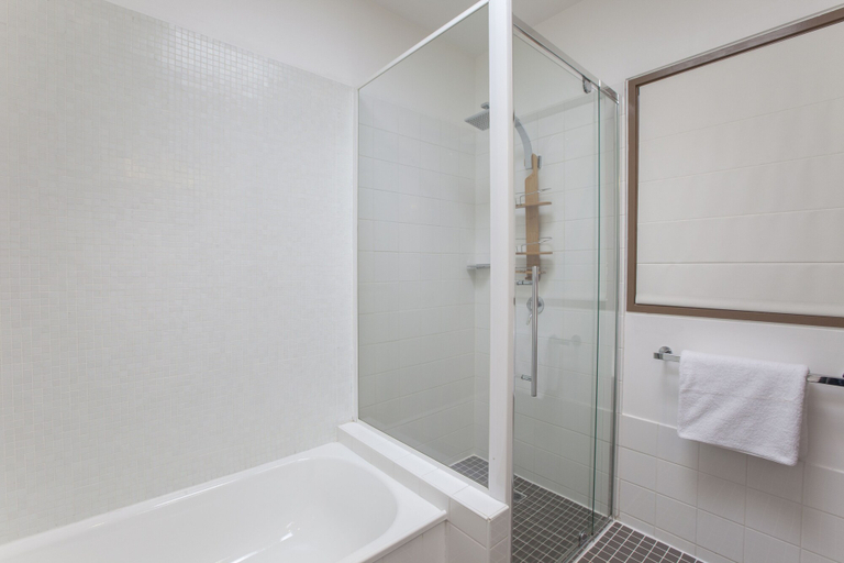 Bathroom, BOUTIQUE STAYS - Somerset Terrace, Melbourne
