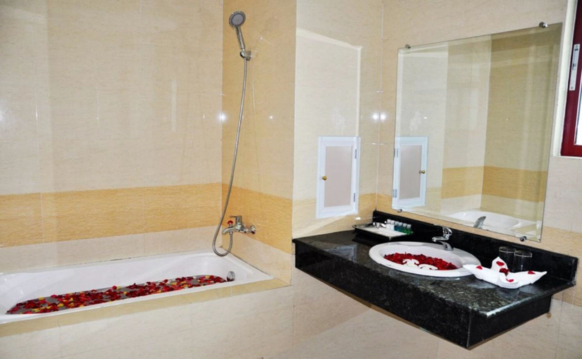 Bathroom 3, Rose Land Apartment Hotel, Naypyitaw