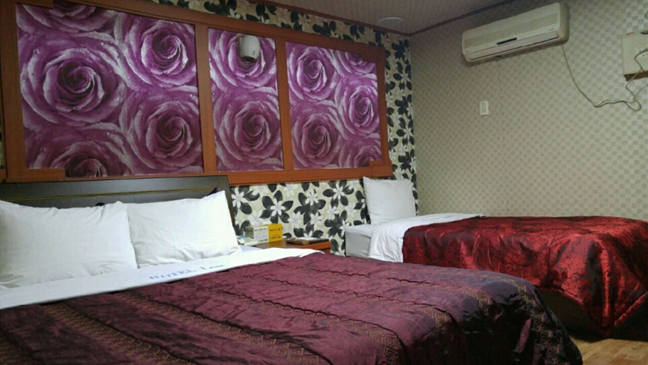 Bedroom 3, Loa Hotel, Nam