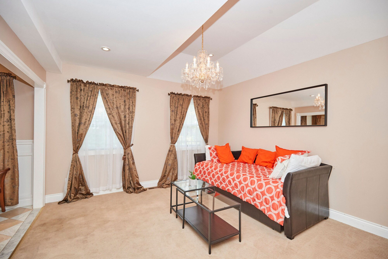 Bedroom 3, Magnificent Stay by The Falls, Niagara
