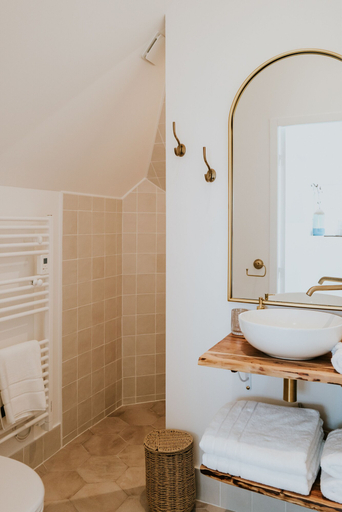 Bathroom 5, La Brise, Finistère
