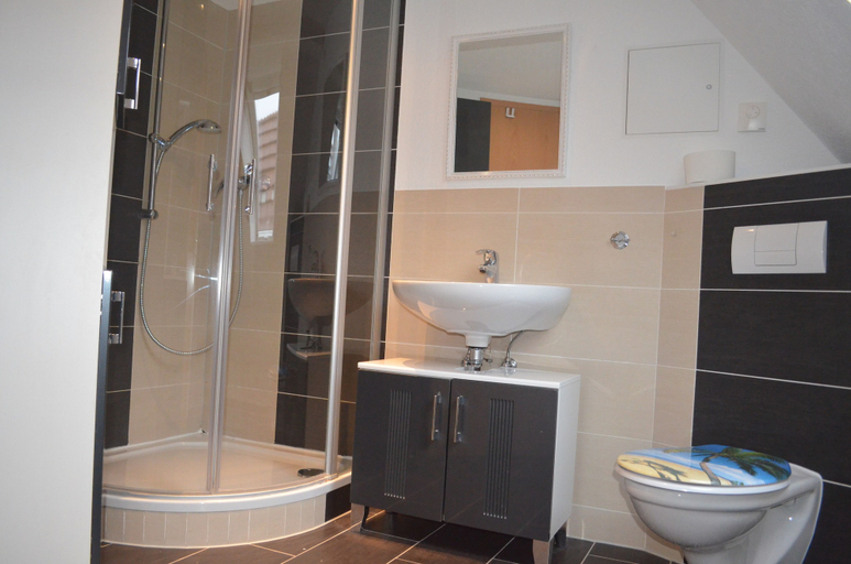 Bathroom 3, Wolke65, Burgenlandkreis