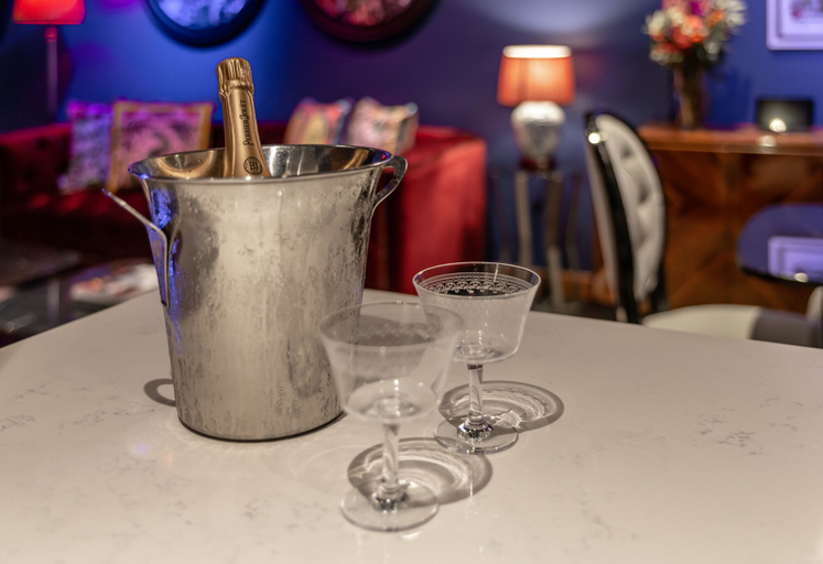 Food & Drinks 5, Hux Hotel, London