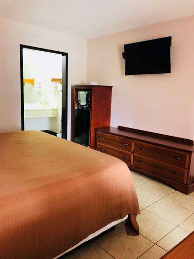 Bedroom 4, Relax Inn, Telfair