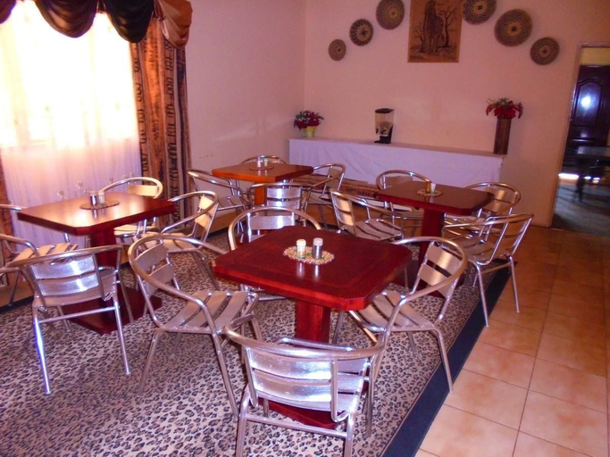 Food & Drinks 2, Royal Kwandu Gardens, Livingstone