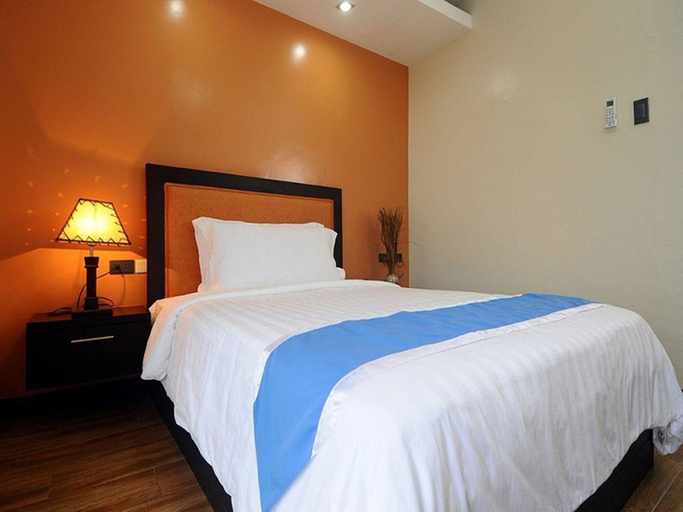 Bedroom 2, NDN Grand Hotel, Santo Tomas