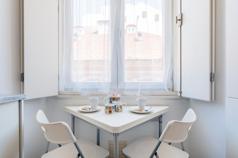 Others 5, Chiado Prime Camões Apartment, Lisbon