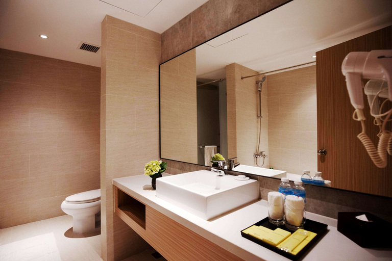 Bathroom 5, Halong Pearl Hotel, Hạ Long