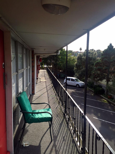 Others 3, Greenlane Motor Inn, Waitakere