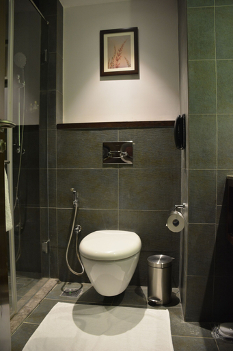 Bathroom 5, Country Inn & Suites by Radisson, Manipal, Udupi