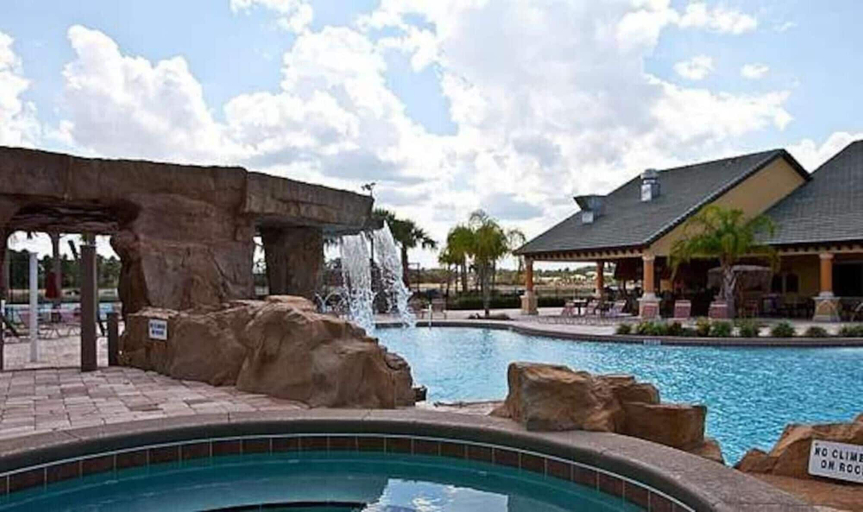 Others 2, Spacious Vacation Home With Pool Jacuzzi Near Disney, Osceola