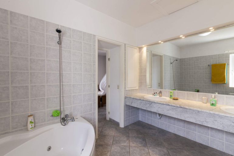 Bathroom 4, Villa Kanali, Ionian Islands
