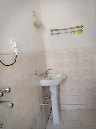 Bathroom 5, Chef's Hotel, Wangchang