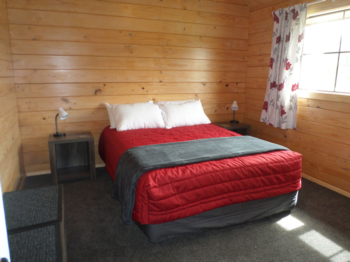 Bedroom 2, Central Chalets, Central Otago