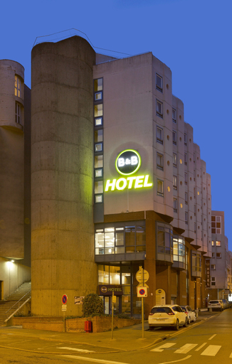 Exterior & Views 27