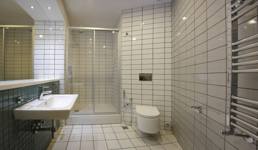 Bathroom 4, Homebridge Hotel Apartments, Baku