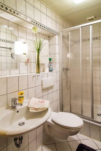 Bathroom 3, Landhaus am Kunstberg, Goslar