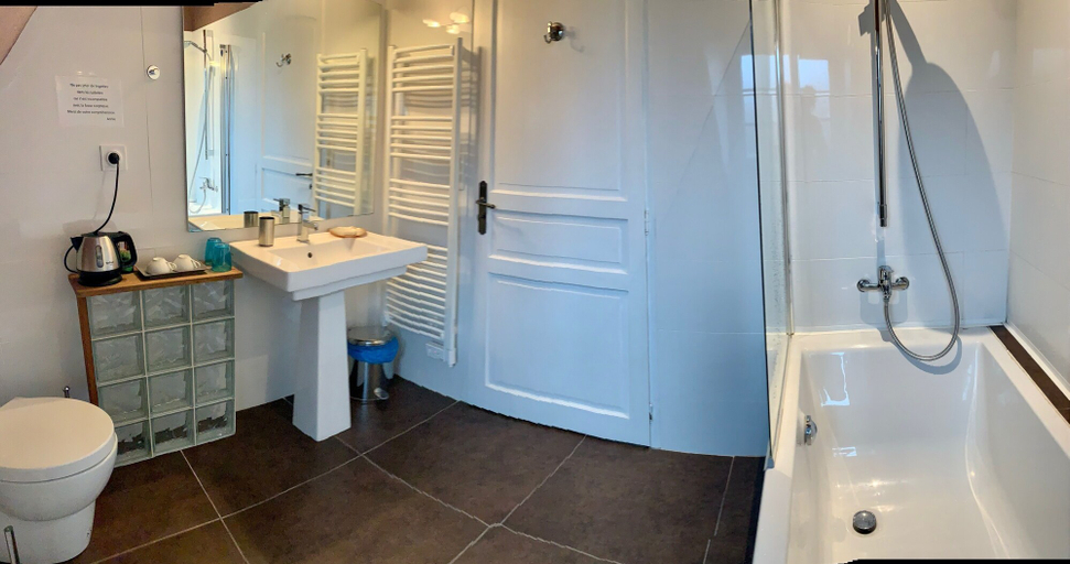 Bathroom 5, Le Verger - Le Plessis, Orne