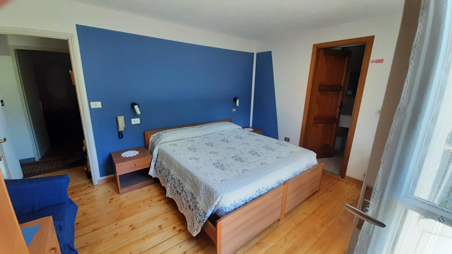 Bedroom 4, Albergo Belvedere, Verbano-Cusio-Ossola
