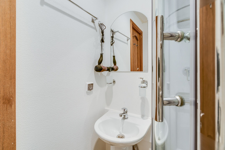 Bathroom 3, Sokroma Chaikovski Aparts, Sankt-Peterburg gorsovet