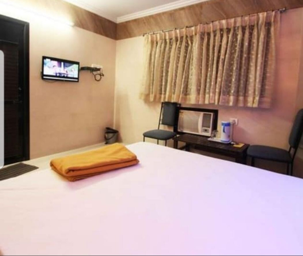 Bedroom 4, Hotel Diamond, Mumbai Suburban