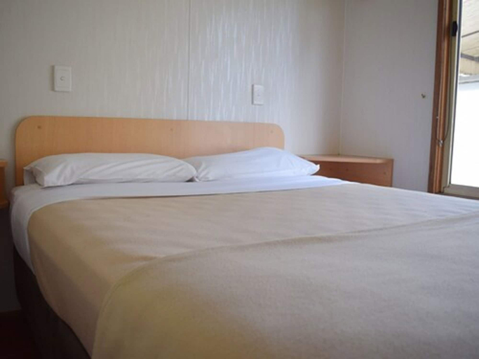 Bedroom 3, Cohuna Waterfront Holiday Park, Gannawarra