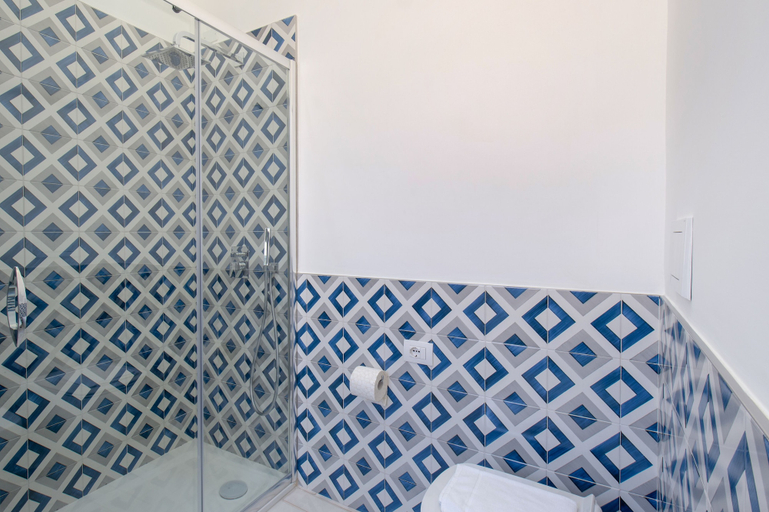 Bathroom 4, Corte's House, Napoli