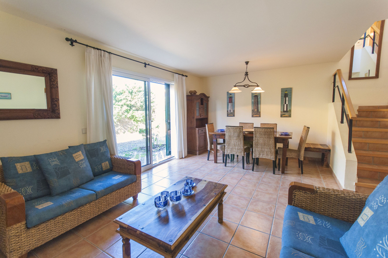 Others 5, Villa Mas Pinell 44, Girona