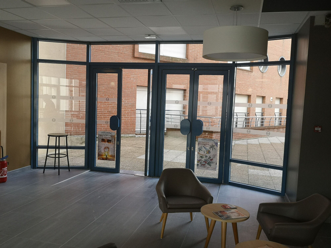 Exterior & Views 15