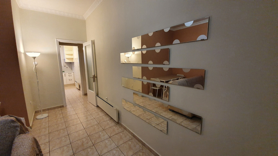 Others 5, K1-George Apt. by the Sea and Airport, Attica