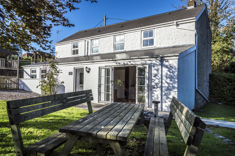 Exterior & Views 2, Barn Conversion - Hot Tub - Penally, Pembrokeshire