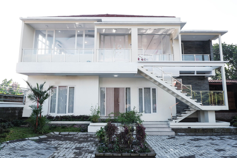 Exterior & Views 1, OYO 574 Heritage Hotel Boyolali, Boyolali