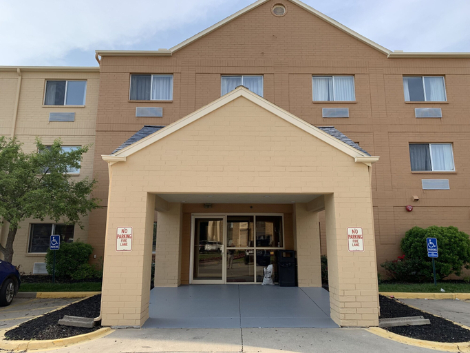 Exterior & Views 2, Clarion Pointe Fairborn near Wright Patterson AFB, Greene
