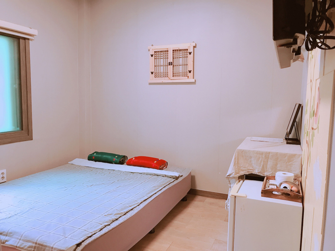 Bedroom 3, Soo Guesthouse, Jung