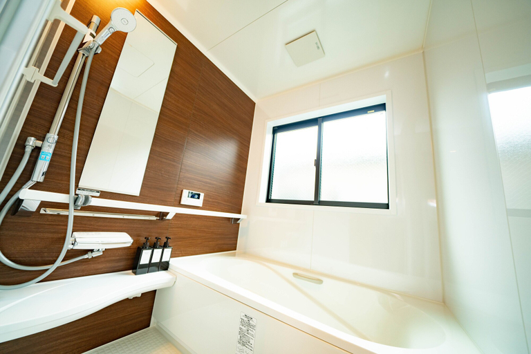 Bathroom 3, East One, Shinjuku