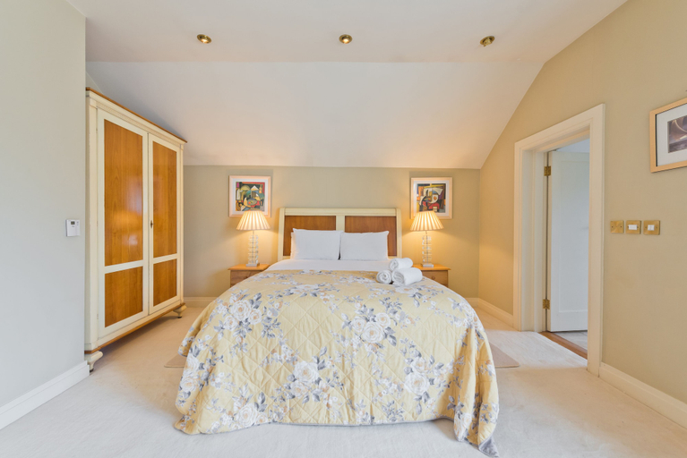 Bedroom 3, The Brendan Gleeson Suite - hiphipstay, Dublin