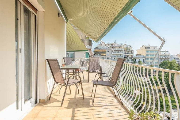Others 4, Central Flat with Cosy Sunny Terrace, Attica