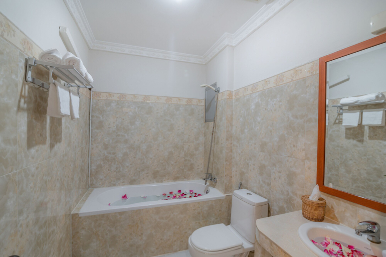 Bathroom 4, Sinaka Angkor Hotel, Siem Reap