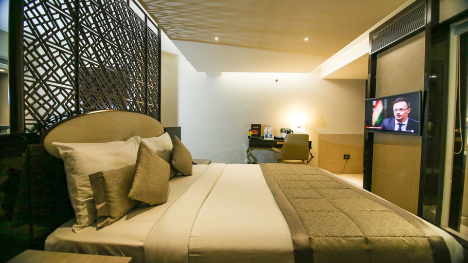 Bedroom 5, Hotel Sai Palace Grand Malad, Mumbai Suburban